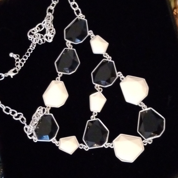 Jewlery - Picture 9 of 11